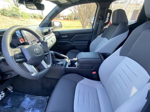 Certified 2025 Toyota Tacoma TRD Sport w/ TRD Sport Upgrade Package image 11