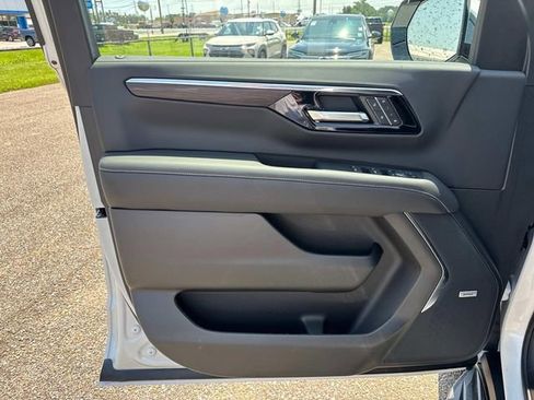New 2025 Chevrolet Suburban Premier w/ Sun And Tow Package RWD image 42