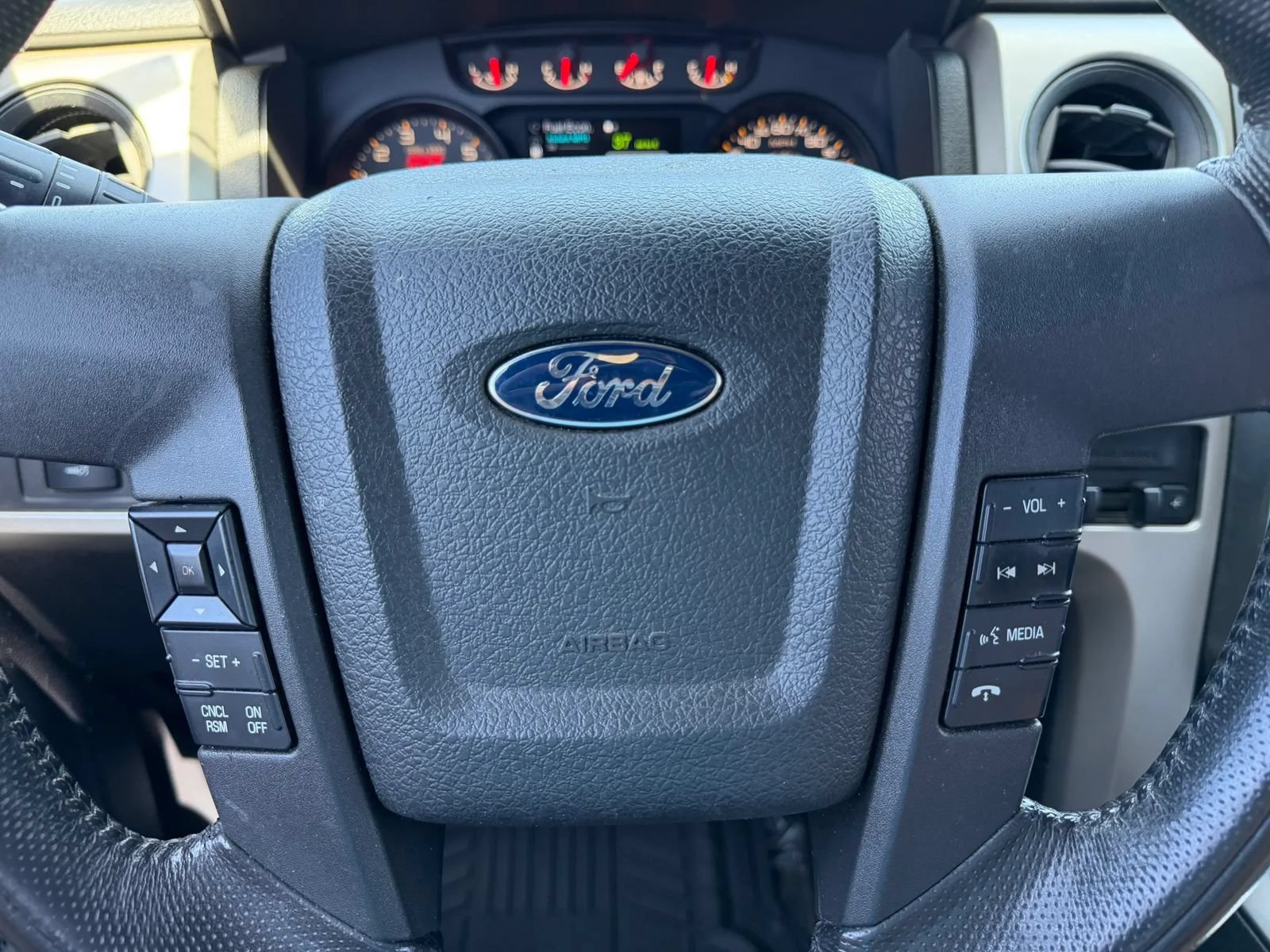 Used 2014 Ford F150 Raptor w/ Equipment Group 801A Luxury AWD/4WD image 24