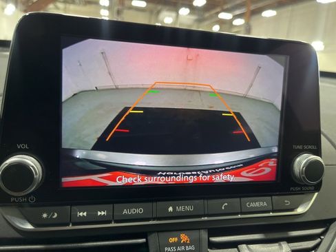 Used 2023 Nissan Altima 2.5 SR FWD image 19