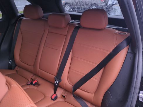 Used 2023 Mercedes-Benz GLC 300 4MATIC image 32