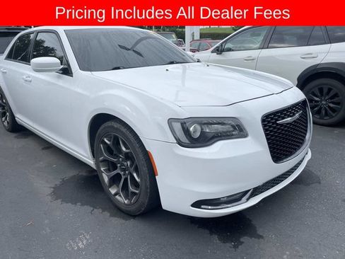 Used 2015 Chrysler 300 S RWD image 12