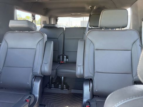 Used 2024 Chevrolet Suburban High Country AWD/4WD image 23