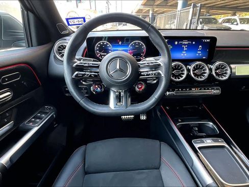 Used 2025 Mercedes-Benz GLB 35 AMG 4MATIC image 5