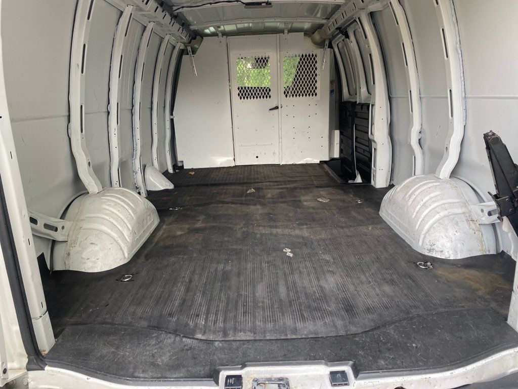 Used 2021 Chevrolet Express 2500 Extended RWD image 16