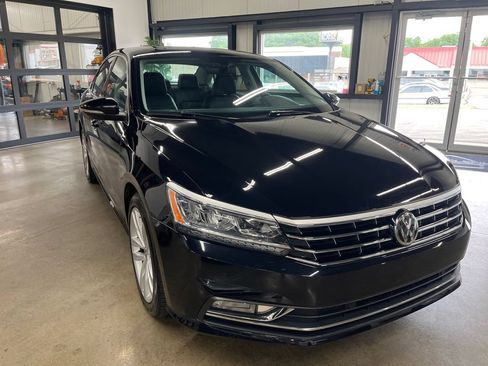 Used 2018 Volkswagen Passat 2.0T SE FWD image 17