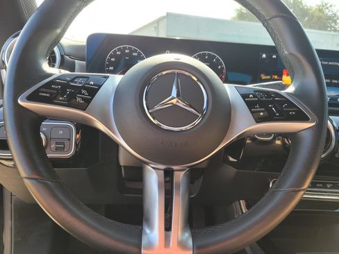 Used 2025 Mercedes-Benz CLA 250 4MATIC image 25