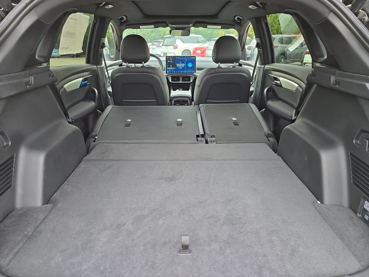 New 2025 VinFast VF 8 Plus AWD/4WD image 22