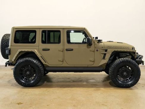 Used 2025 Jeep Wrangler Unlimited Rubicon 392 image 9