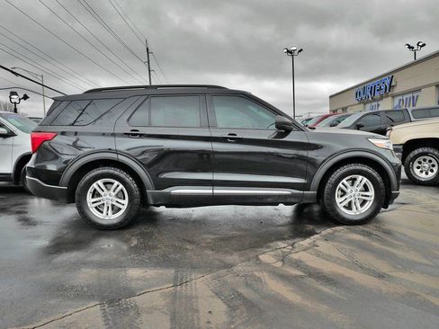 Used 2020 Ford Explorer XLT w/ Equipment Group 202A image 5