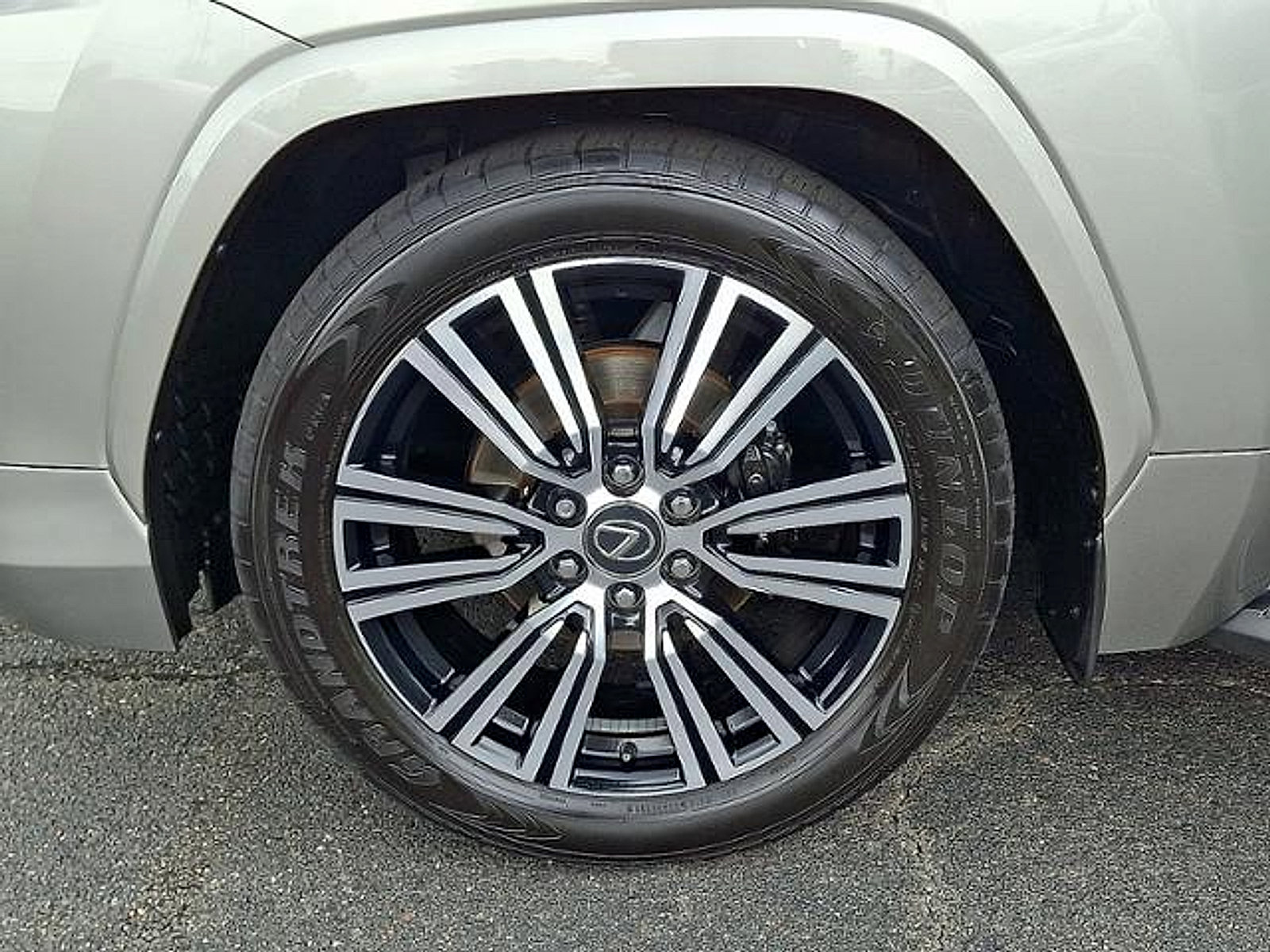 Used 2024 Lexus LX 600 4WD w/ Appearance Package image 30