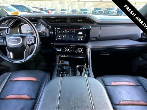 Used 2024 GMC Sierra 1500 AT4 w/ Technology Package image 8