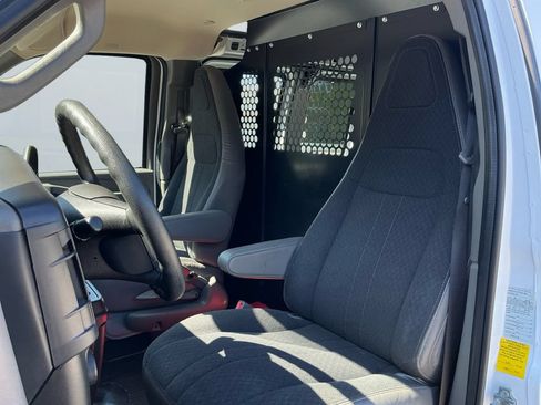 Used 2025 GMC Savana 2500 w/ Driver Convenience Package RWD image 10