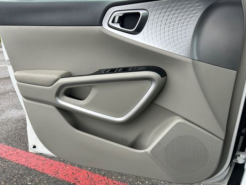 Used 2025 Kia Soul S image 22