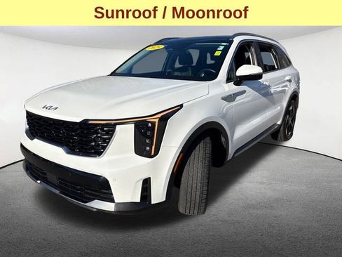 Used 2025 Kia Sorento EX w/ EX Panoramic Sunroof Package image 5