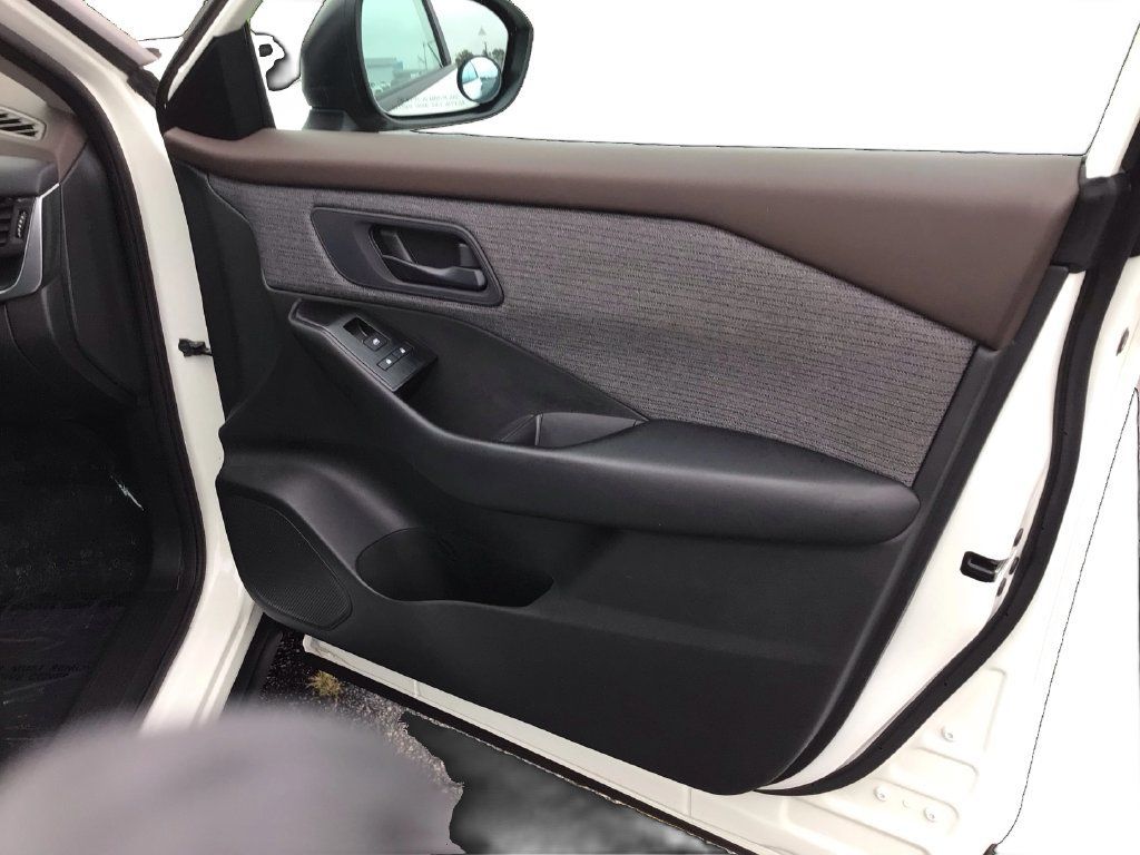 Used 2023 Nissan Rogue S AWD/4WD image 21