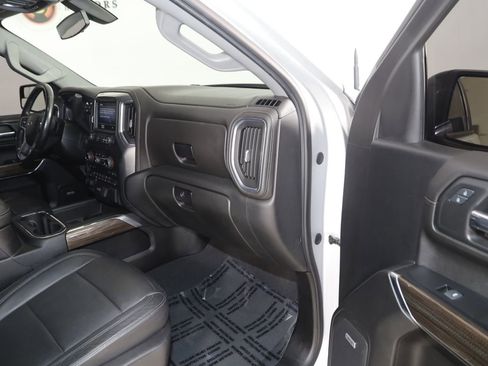 Used 2019 Chevrolet Silverado 1500 LT Trail Boss AWD/4WD image 40