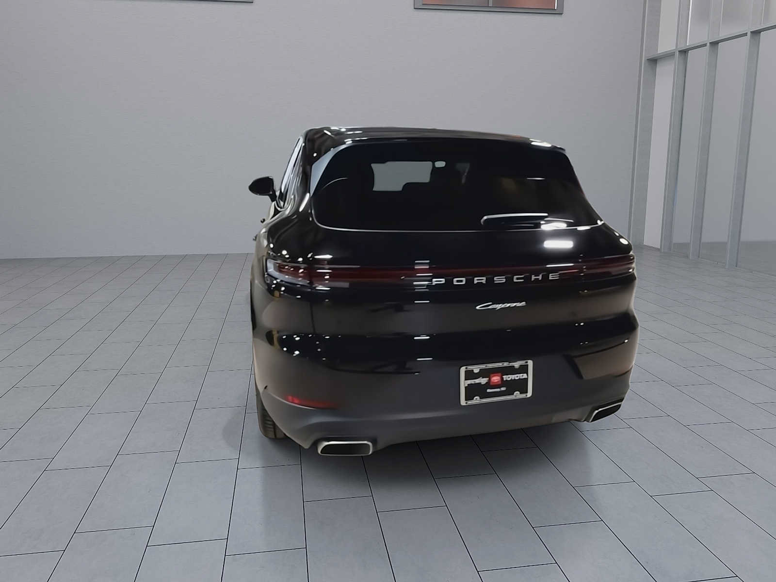 Used 2024 Porsche Cayenne AWD/4WD image 7