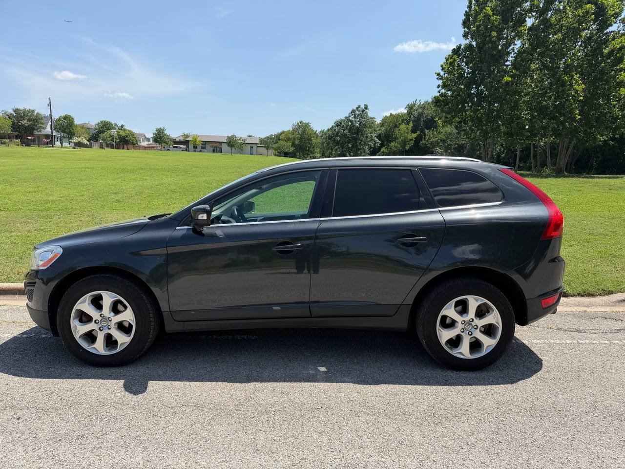 Used 2013 Volvo XC60 3.2 AWD/4WD image 1