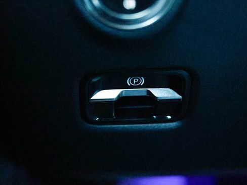 Used 2026 Mercedes-Benz C 300 4MATIC Sedan image 25