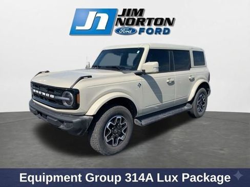 Used 2025 Ford Bronco Outer Banks AWD/4WD image 4