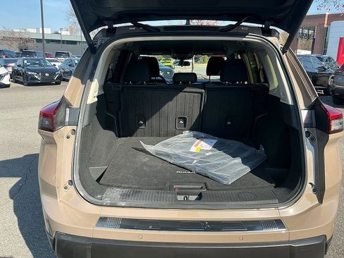 Certified 2024 Nissan Rogue SV image 25