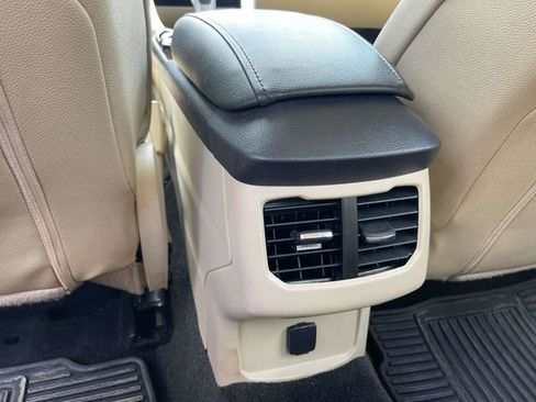 Used 2016 Ford Fusion SE FWD image 21