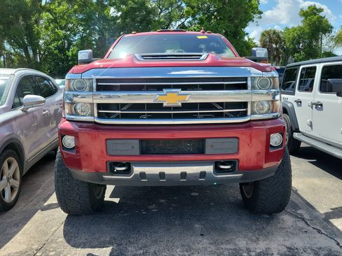 Used 2018 Chevrolet Silverado 2500 High Country w/ Duramax Plus Package image 2