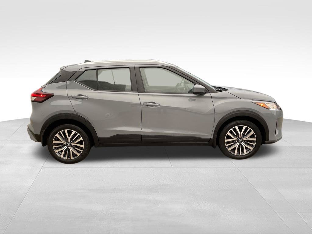Used 2023 Nissan Kicks SV w/ Interior Electronics Package FWD image 4