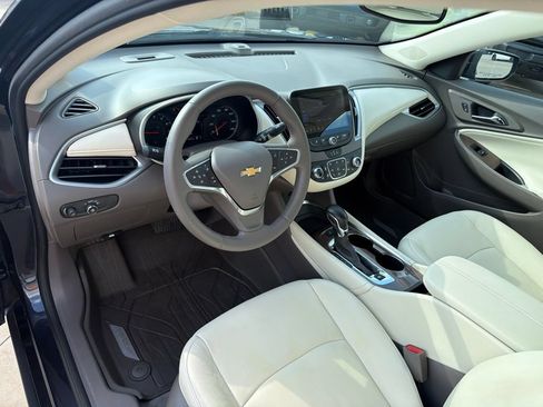 Used 2022 Chevrolet Malibu LT w/ Leather Package FWD image 13