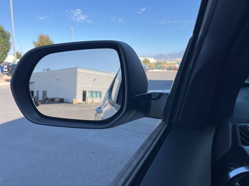 New 2026 Chevrolet Equinox LT w/ Convenience Package II image 4