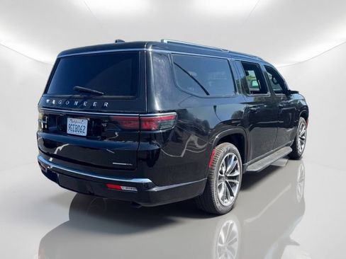 Used 2023 Jeep Wagoneer L Series II w/ Premium Group I AWD/4WD image 4