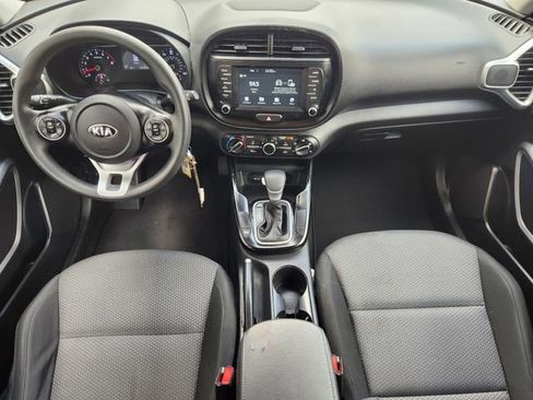 Used 2020 Kia Soul LX FWD image 26