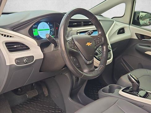 Used 2017 Chevrolet Bolt Premier w/ Driver Confidence II Package FWD image 9