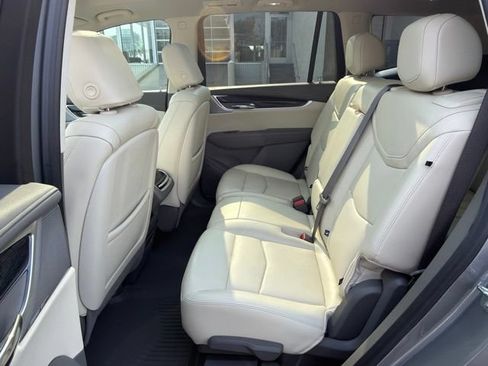 Certified 2025 Cadillac XT6 Premium Luxury w/ Technology Package AWD/4WD image 25