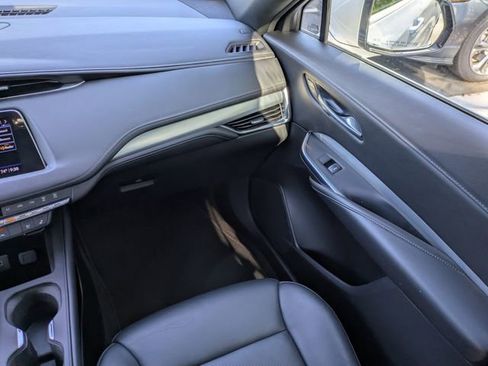 Used 2022 Cadillac XT4 Premium Luxury w/ Technology Package AWD/4WD image 17