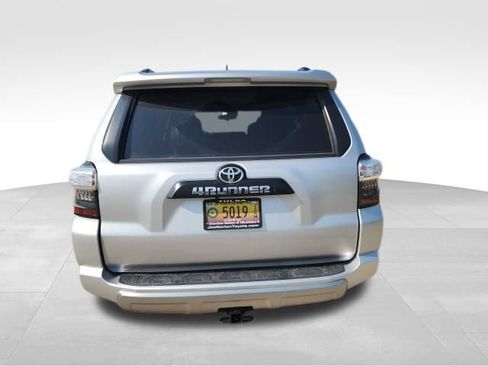 Used 2022 Toyota 4Runner TRD Off-Road Premium AWD/4WD image 4