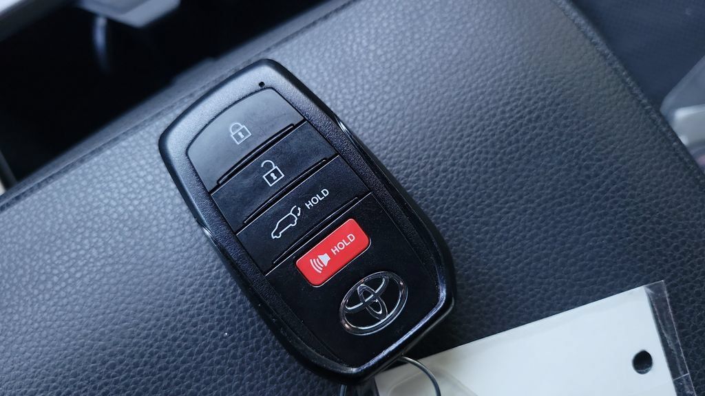 Used 2025 Toyota 4Runner TRD Off-Road Premium AWD/4WD image 23
