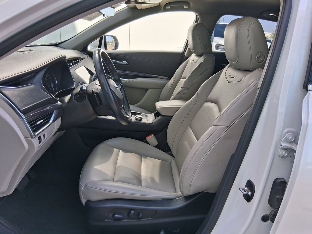 Used 2023 Cadillac XT4 Luxury FWD image 18