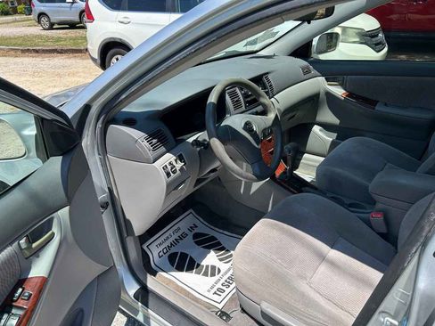 Used 2006 Toyota Corolla LE FWD image 8
