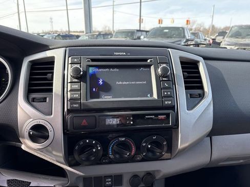 Used 2013 Toyota Tacoma 4x4 Access Cab V6 w/ SR5 Pkg image 33