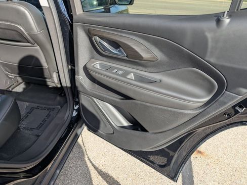 Used 2023 GMC Terrain SLT image 7