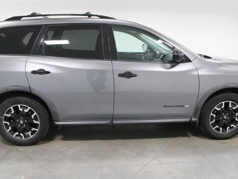 Used 2020 Nissan Pathfinder SV w/ Rock Creek Edition image 11