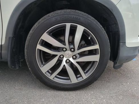 Used 2017 Honda Pilot Elite image 12