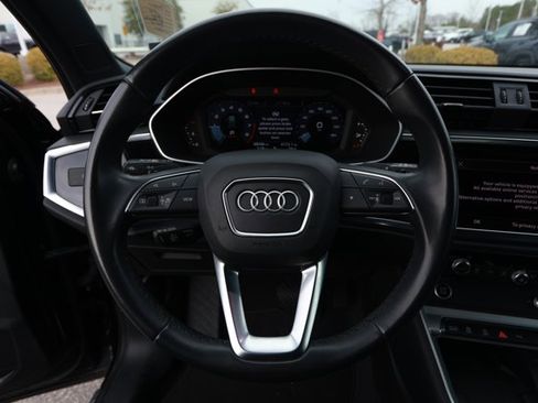 Used 2024 Audi Q3 2.0T Premium image 11