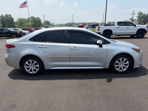 Used 2024 Toyota Corolla LE FWD image 6