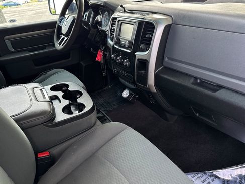 Used 2017 RAM 3500 SLT AWD/4WD image 17