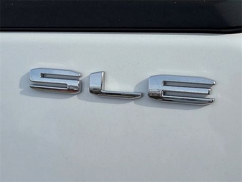 Used 2024 GMC Terrain SLE image 12