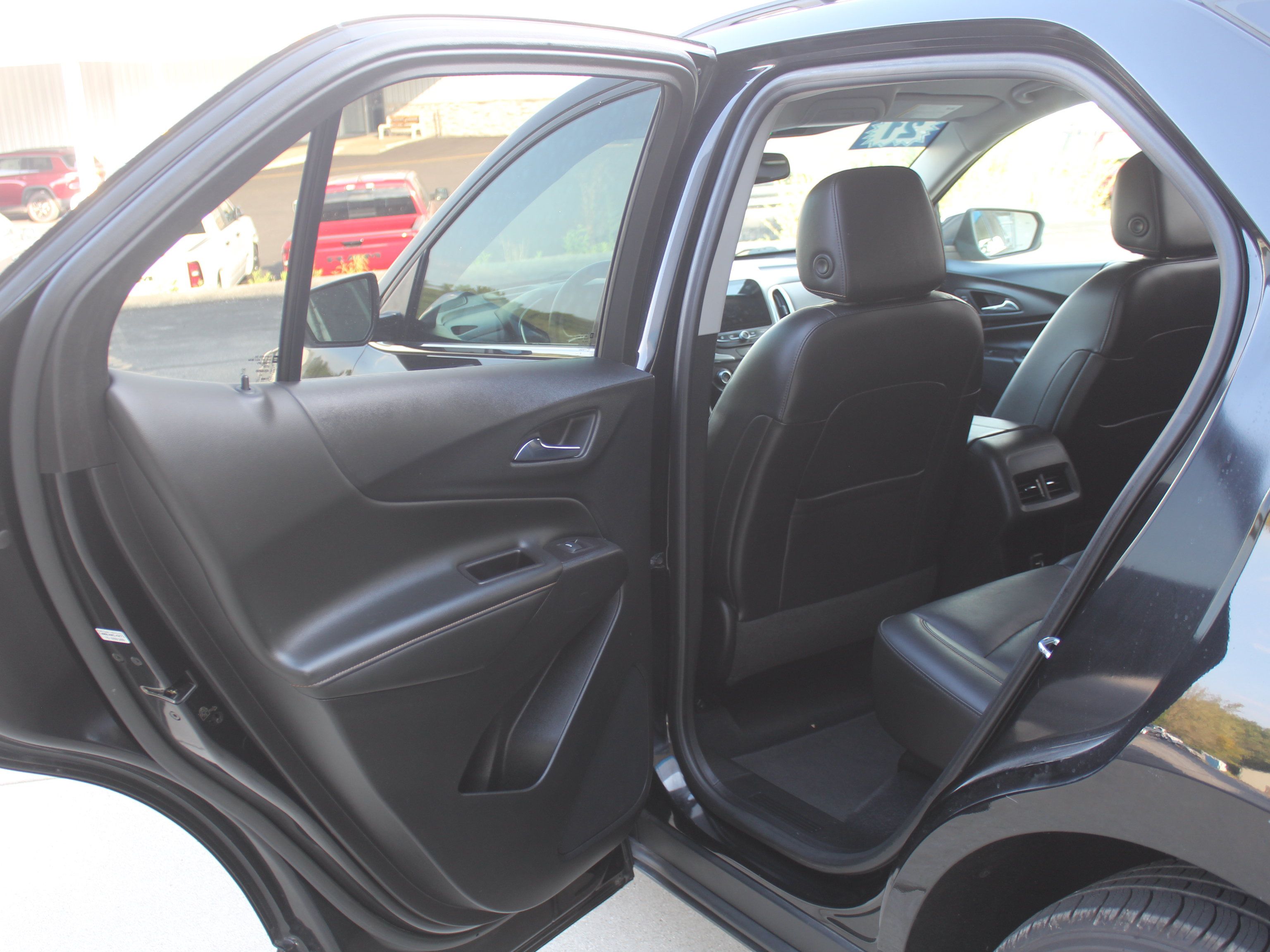 Used 2021 Chevrolet Equinox Premier FWD image 22