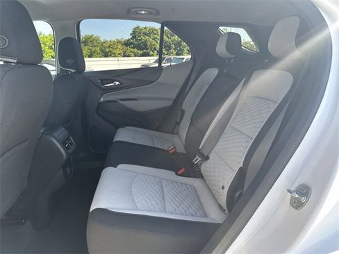 Used 2021 Chevrolet Equinox LT image 26